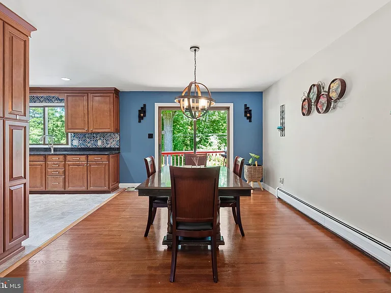 2329 Coles Blvd — Photo 8