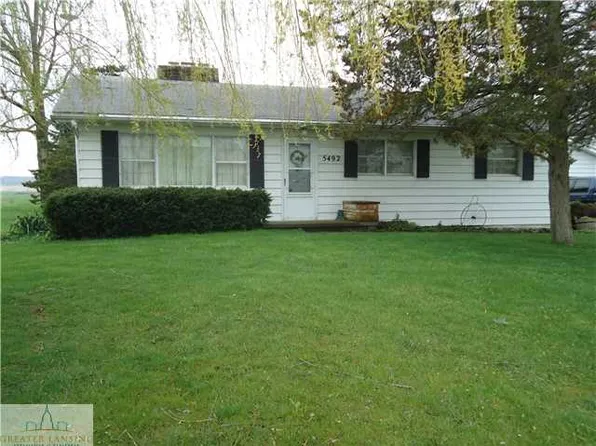 5492 Island Hwy, Charlotte, MI 48813