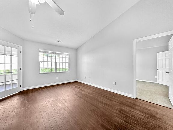 4th image of 464 Scioto Villa Ln