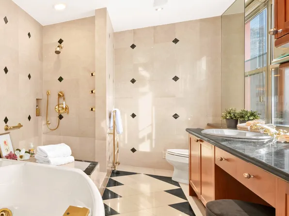 71 Park Avenue image 7 of 11