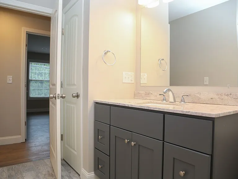 517 Admiral St — Photo 29