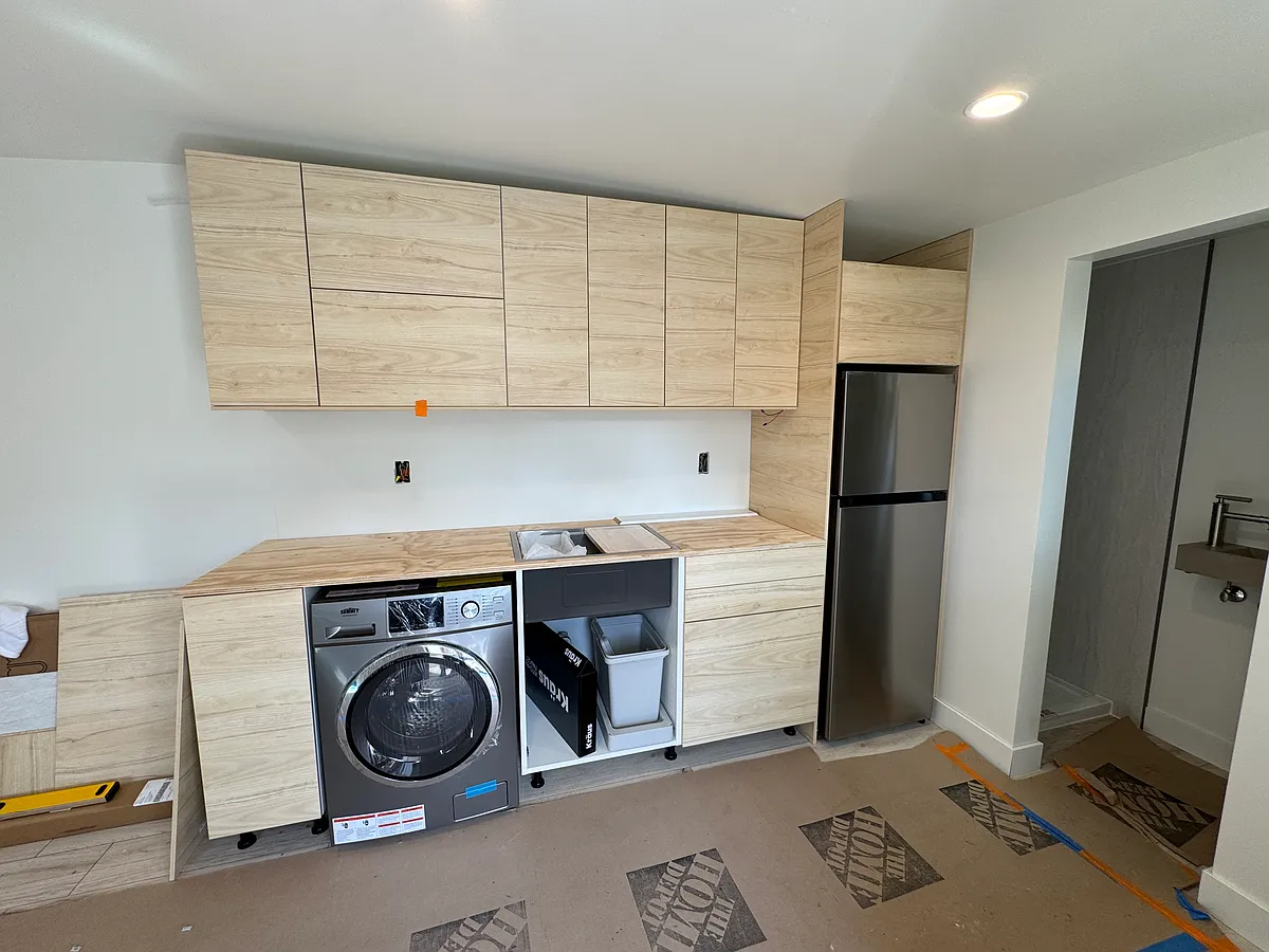Building Photo - 421 S Ditmar St #B