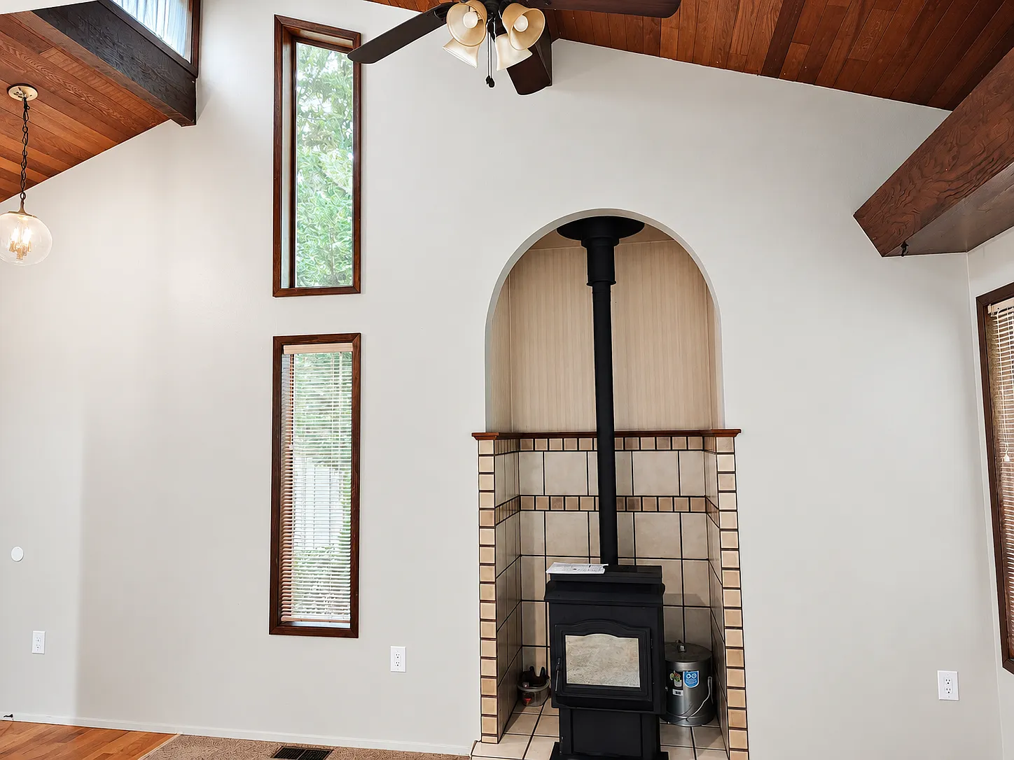 2 bed, 1.5 bath, 1215 sqft, $2,500 — Photo 4