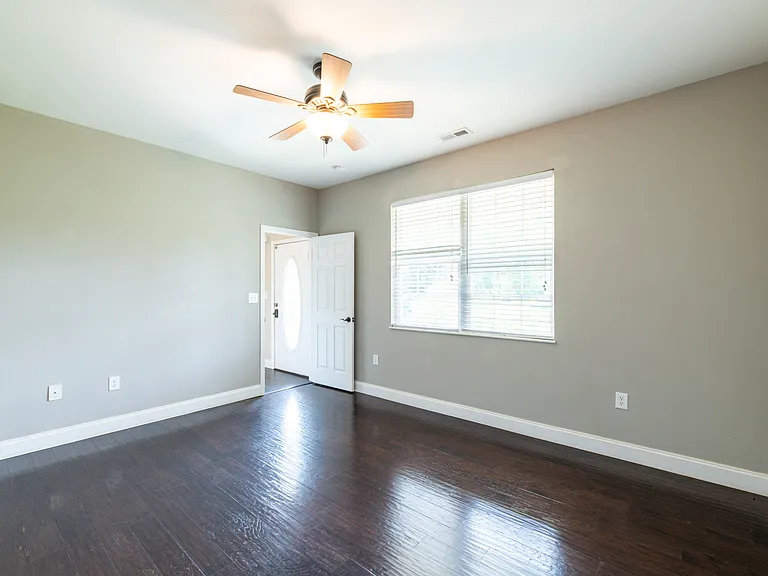 7211 Remagen Ln — Photo 15