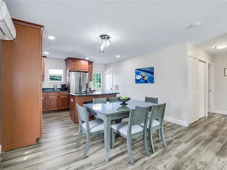 3561 Thomasson Dr — Photo 10