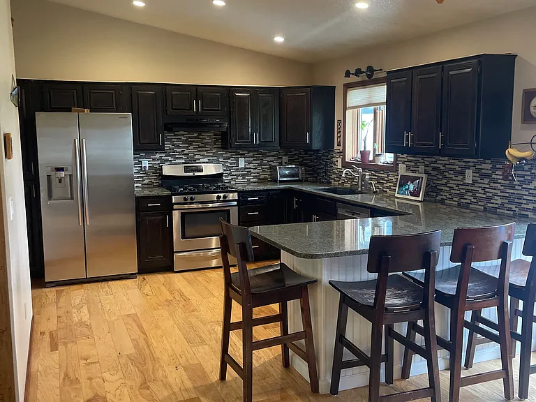 337 Sacajawea Peak Dr — Photo 1