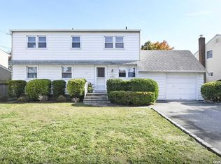 1743 Rose St, Merrick, NY 11566