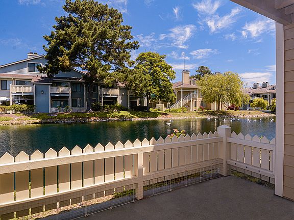 3rd image of 221 Lakeshore Ct
