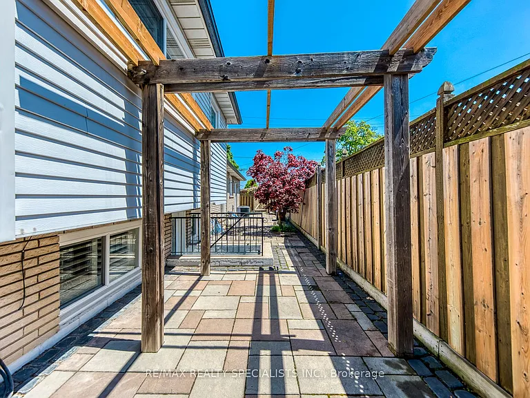 5 Country Club Dr — Photo 47