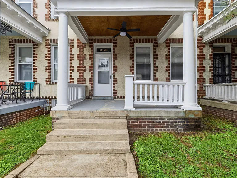 2425 W Main St — Photo 4