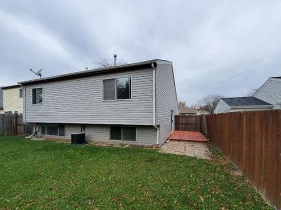 3rd image of 30W055 Hurlingham Dr