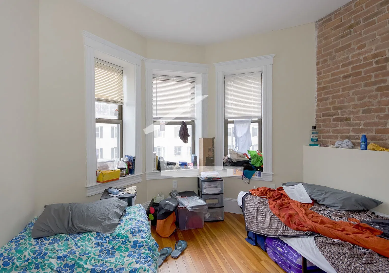 887 Huntington Ave — Photo 4