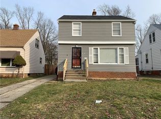 1051 Selwyn Rd, Cleveland Heights, OH 44112