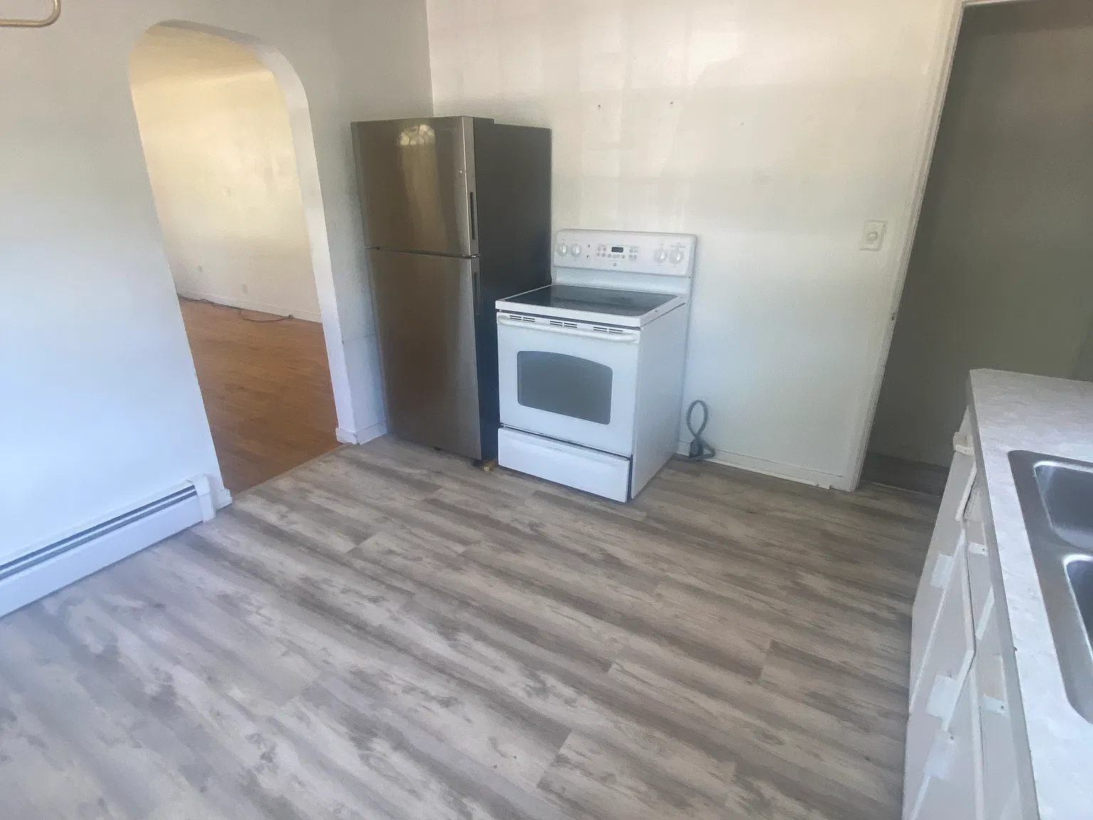 2 bed, 768 sqft, $1,750 — Photo 2