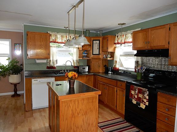 4th image of 119 S 2nd St