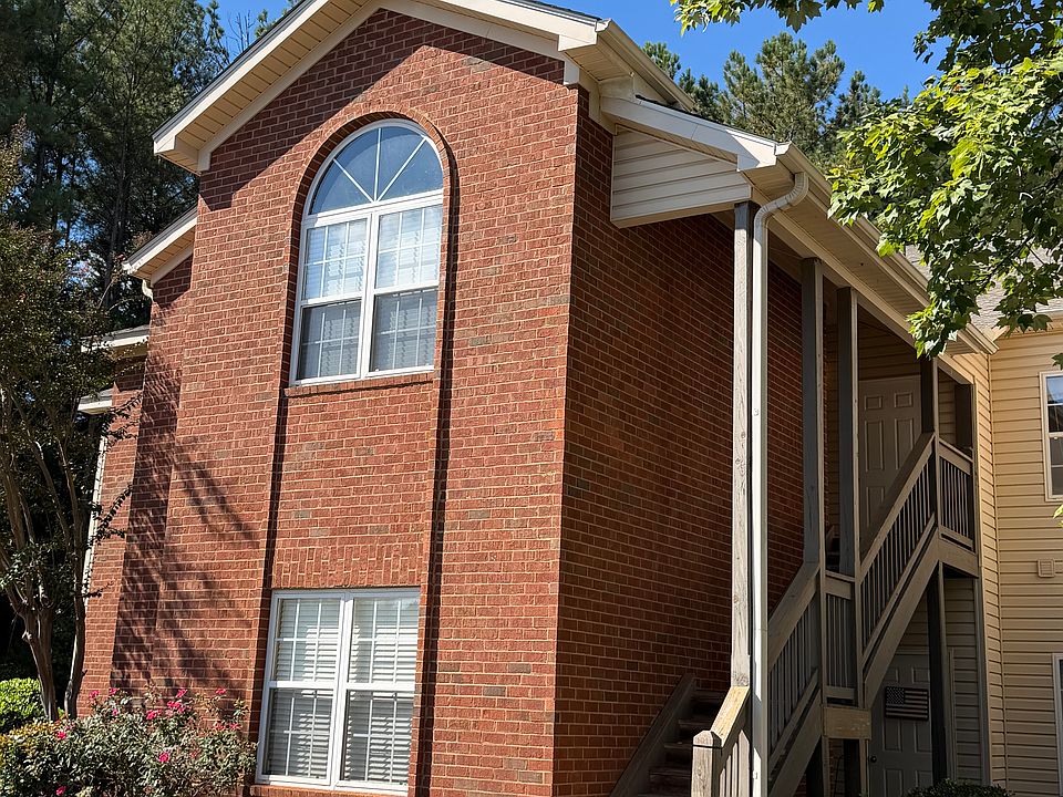 1st image of 190 Wexford Dr Unit 200