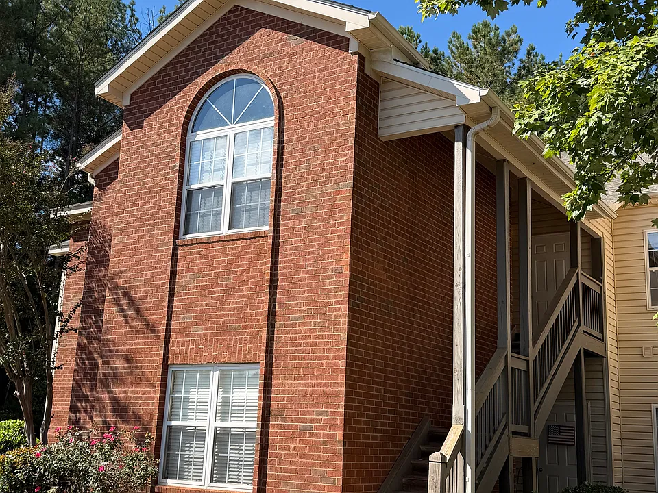 190 Wexford Dr #200
