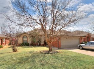 508 Hedgewood Dr, Moore, OK 73160