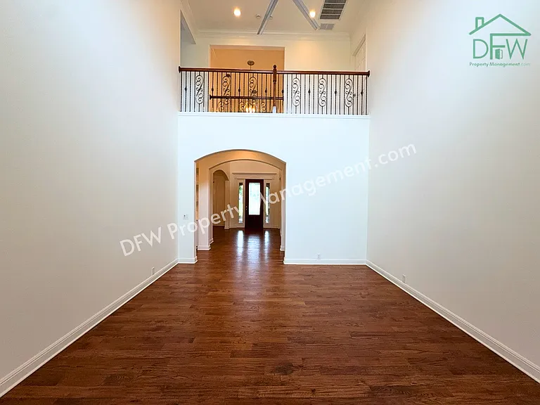 1205 Golden Gate Dr — Photo 11