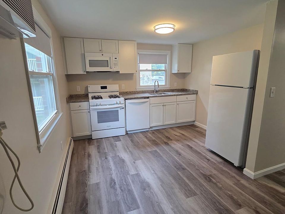 1st image of 3 Greenleaf Dr #3B