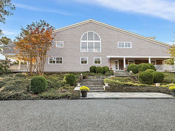 5th image of 17 Watermill Height Dr