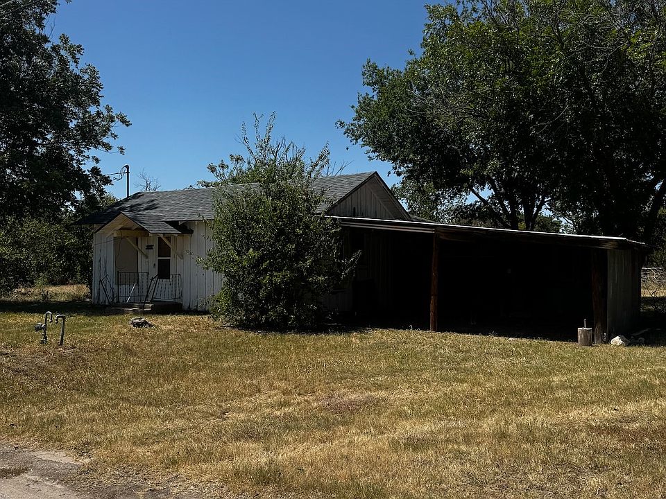 2nd image of 809 N Avenue F