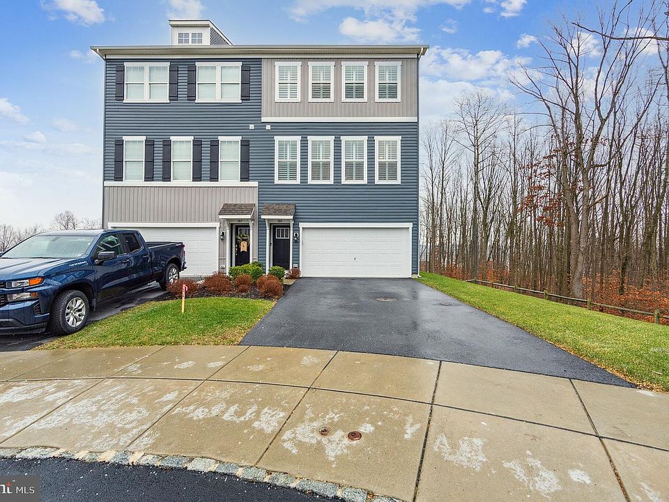 1st image of 389 Dawson Pl