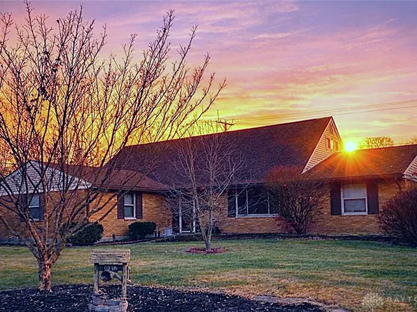 2312 E Whipp Rd, Dayton, OH 45440