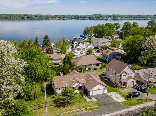 N26W27080 Prospect AVENUE, Pewaukee, WI 53072