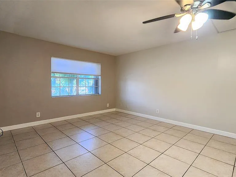 555 SE 8th St #151 — Photo 19