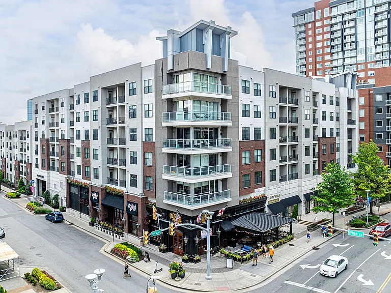 Building Exterior & Nearby Businesses