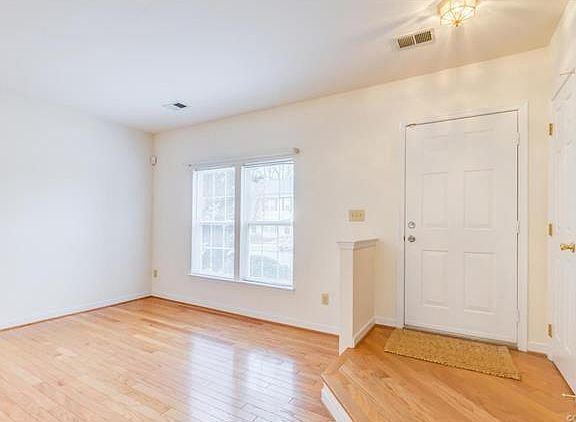 2nd image of 2934 Queensland Dr #2934