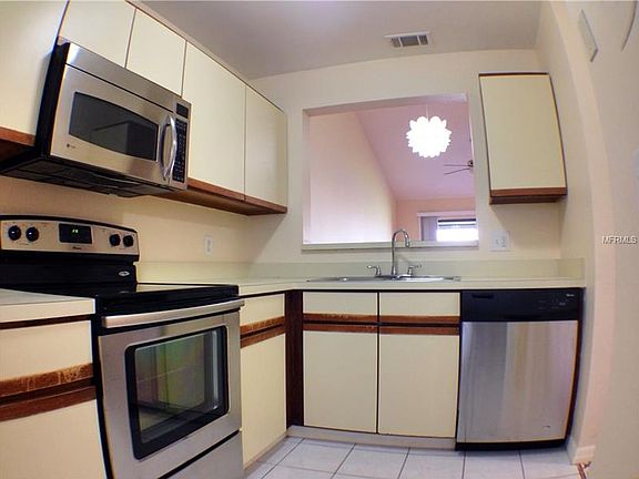 4th image of 104 Pine Island Cir