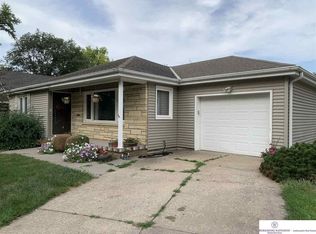 1421 N Pine St, Wahoo, NE 68066