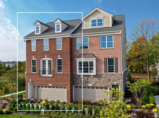 2831 Ridington Rd, Ann Arbor, MI 48105