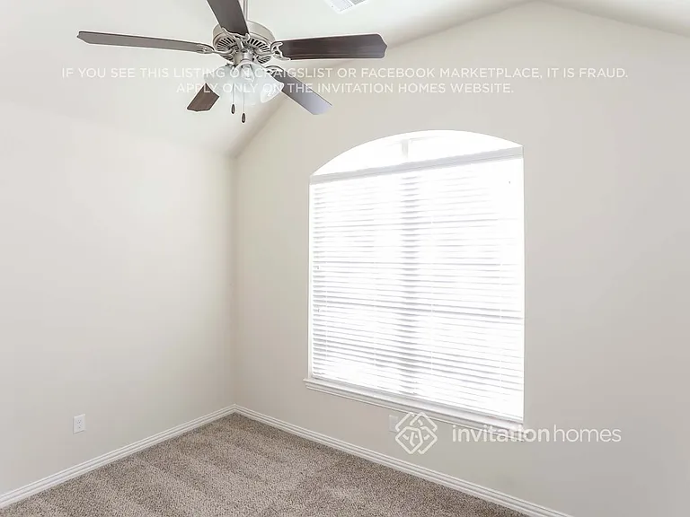 1014 Finsbury Ln — Photo 10