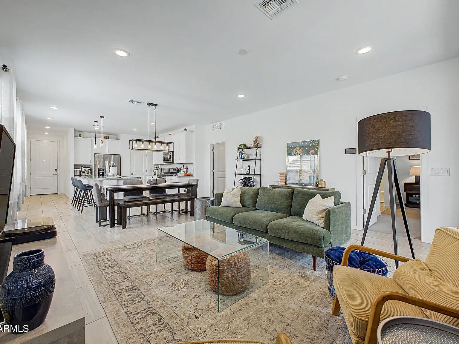 4 bed, 1574 sqft, $2,000 — Photo 1