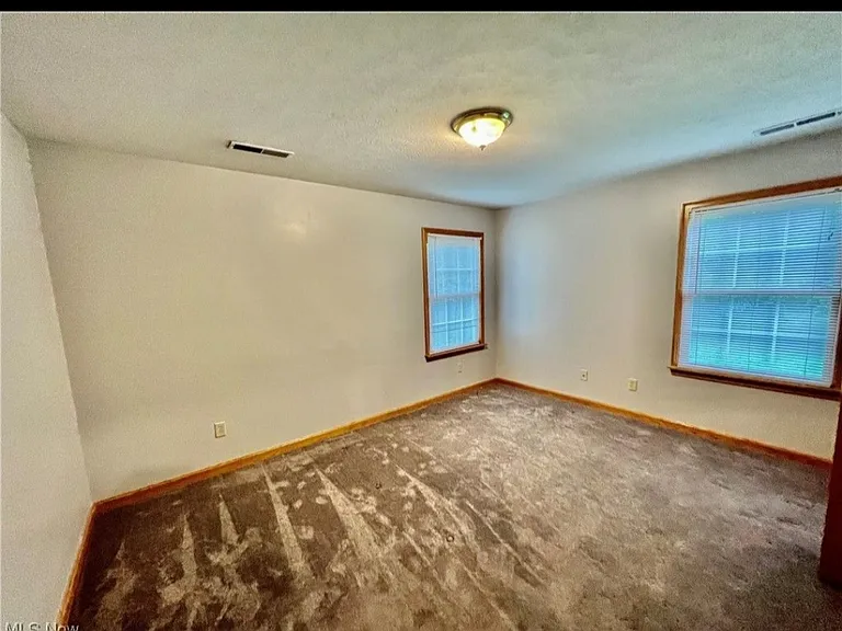 2919 Cliftmont Ave NE — Photo 16