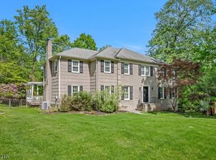 9 Wooded Hill Ln, Randolph Twp., NJ 07869