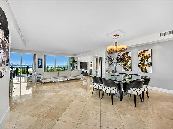 4th image of 3400 SW 27th Ave APT 902
