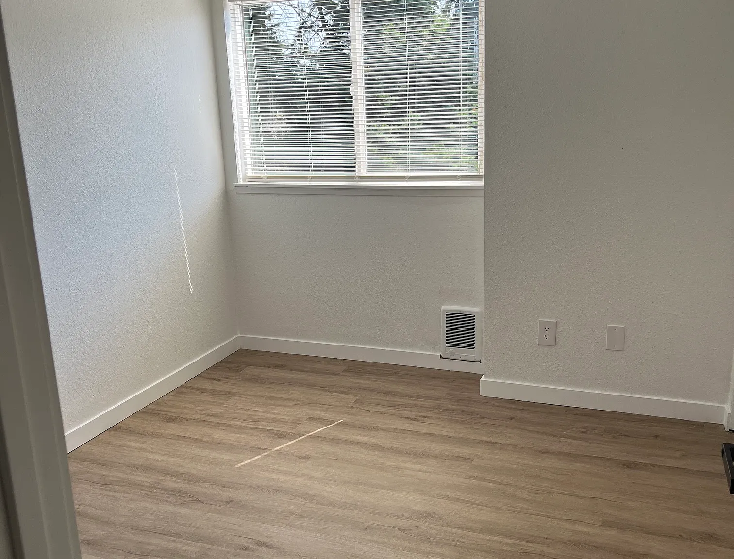 2 bed, 900 sqft, $2,200 — Photo 4