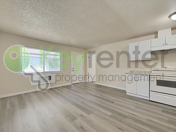 3rd image of 1071 Santiago Ave APT 6