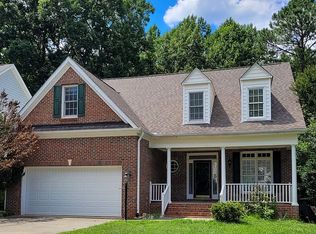 8704 Erinsbrook Dr, Raleigh, NC 27617