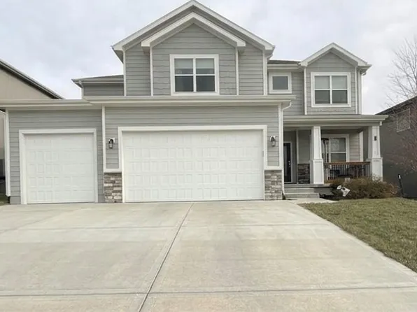 12573 S Sunray Dr, Olathe, KS 66061