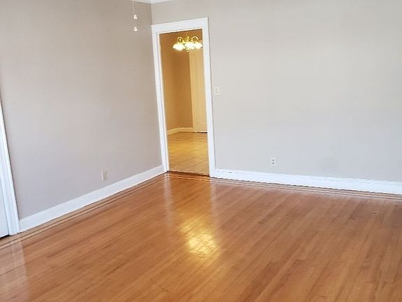 3rd image of 2147 Steinway St #1