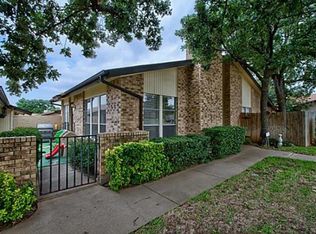 933 Shady Creek Ln, Bedford, TX 76021