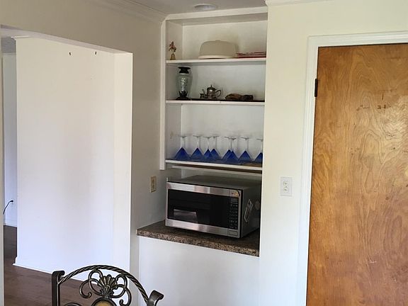 5th image of 4292 E Court St