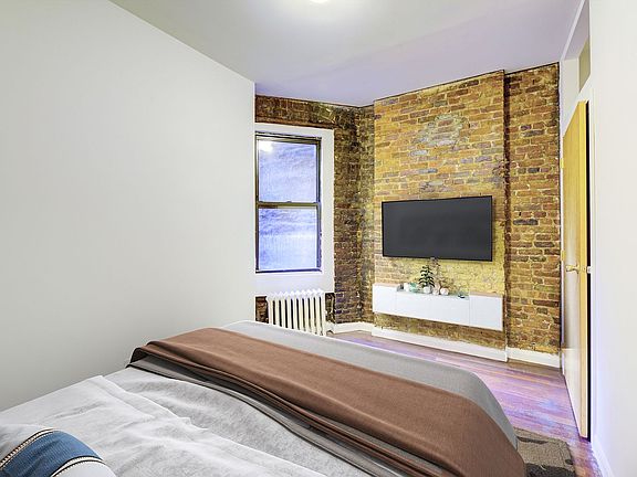 3rd image of 7 Carmine St APT 20