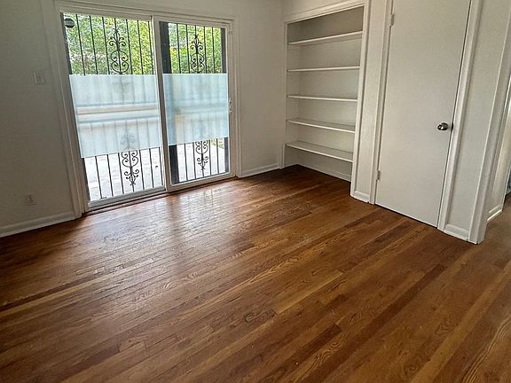 5th image of 355 Cresham