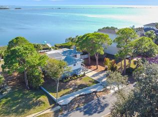 1657 Sea Breeze Dr, Tarpon Springs, FL 34689